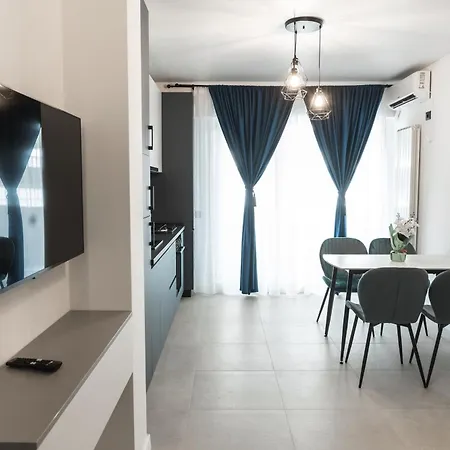 Blue Serenity Retreat Mamaia Nord Нэводари
